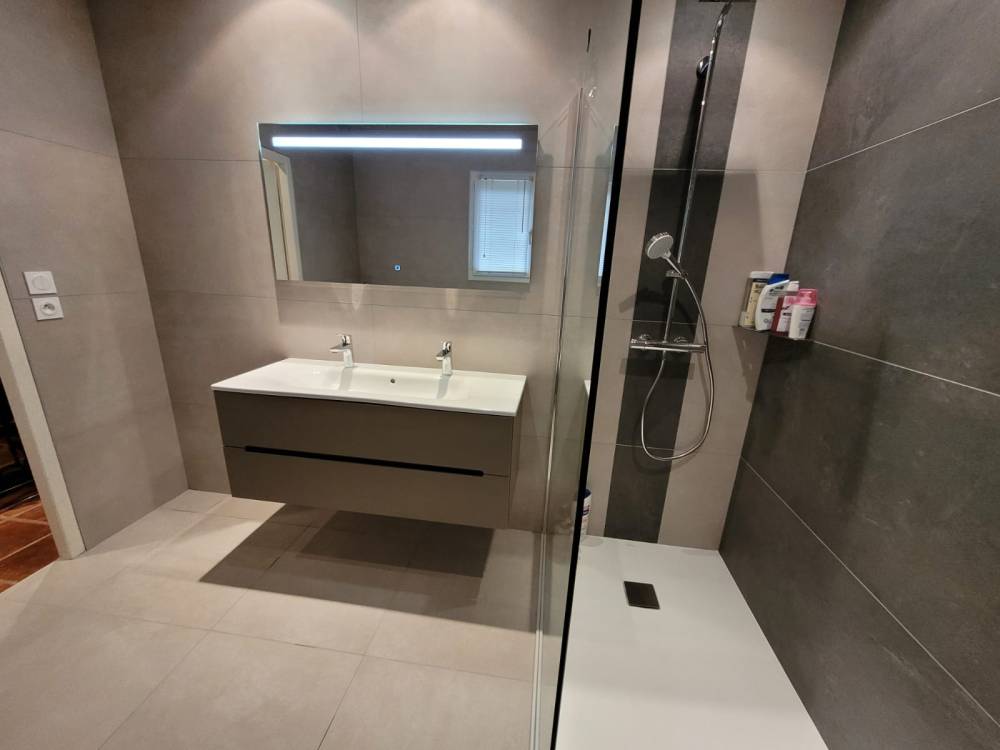 Salle de bain - douche et baignoire CHOZEAU Photo 2