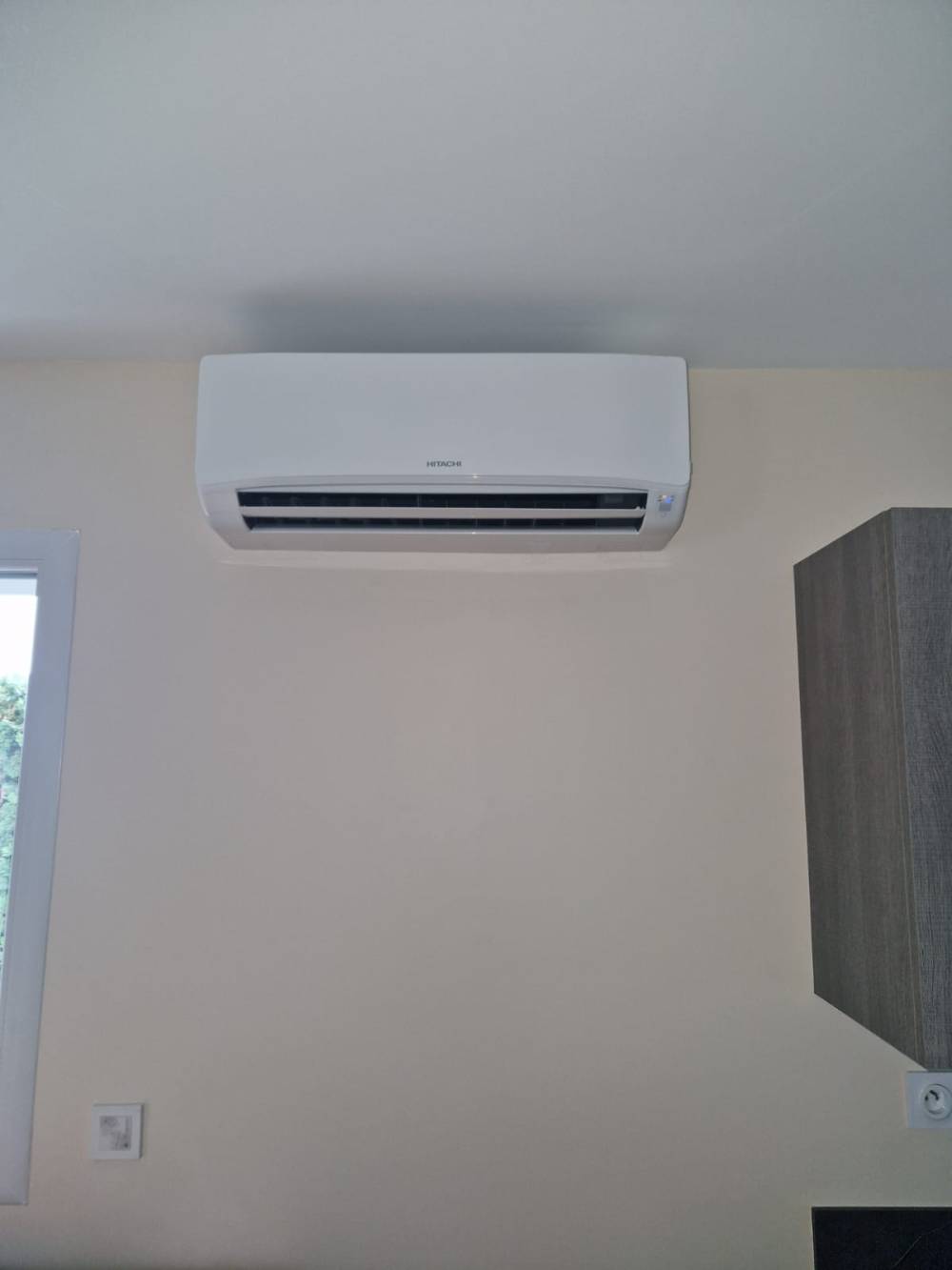 Climatisation - FRONTONAS_HITACHI Groupe intérieur Photo 1-2