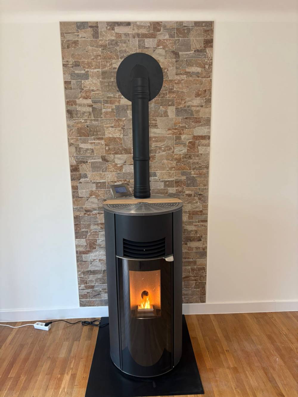 POELE  A GRANULES HOBEN ECLIPSE H6